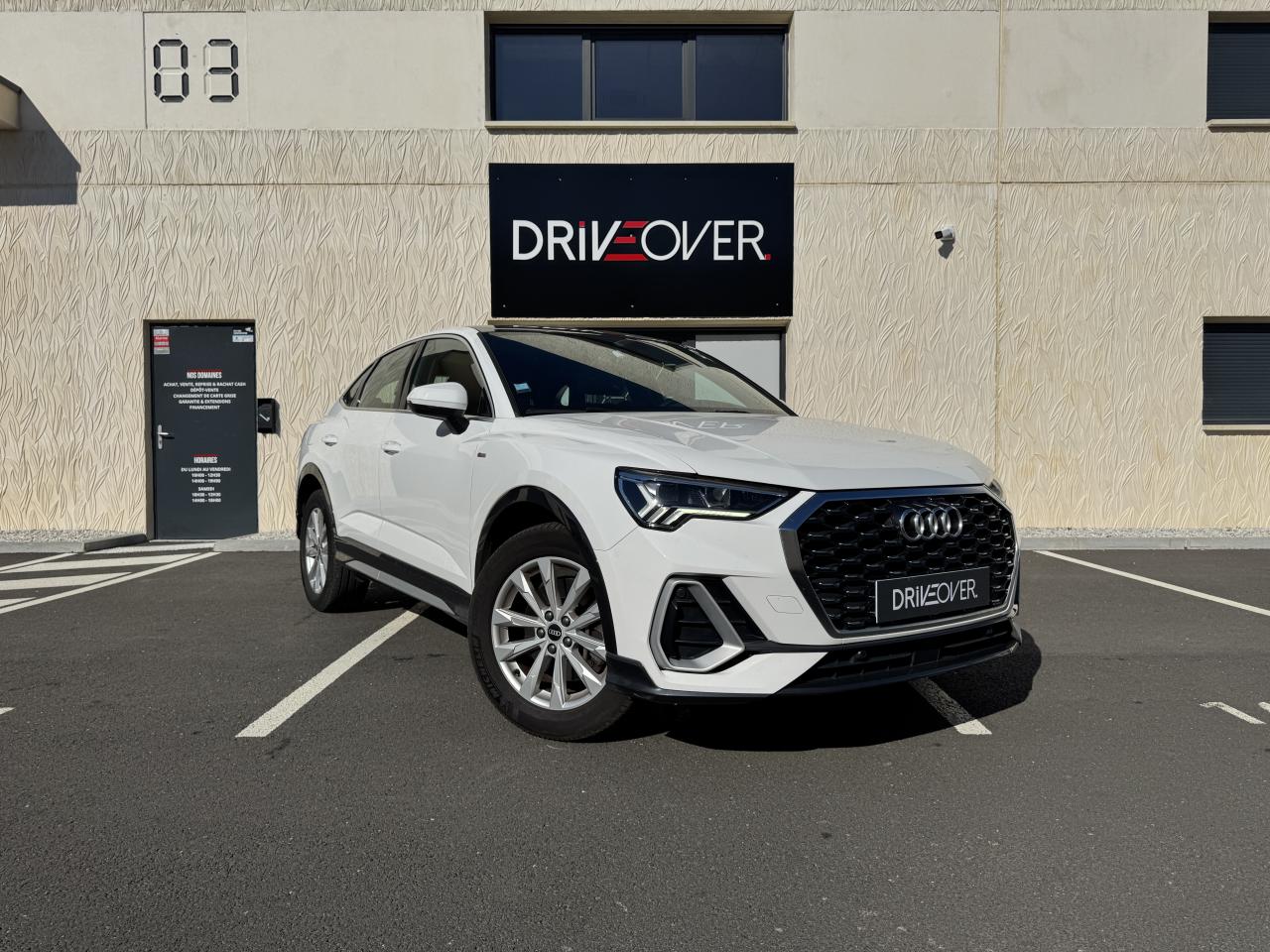 AUDI Q3
