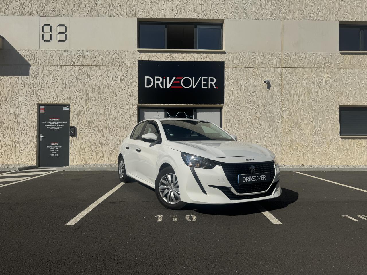PEUGEOT 208