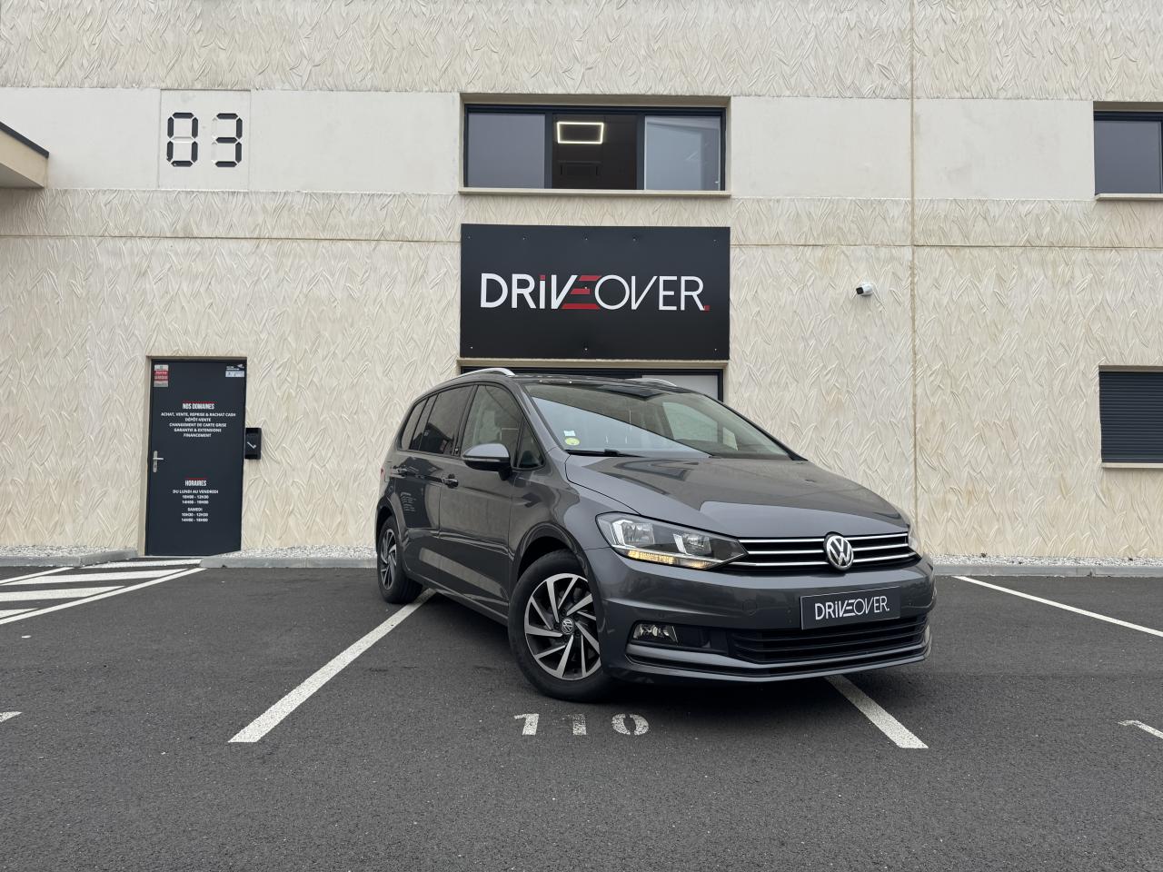 VOLKSWAGEN TOURAN
