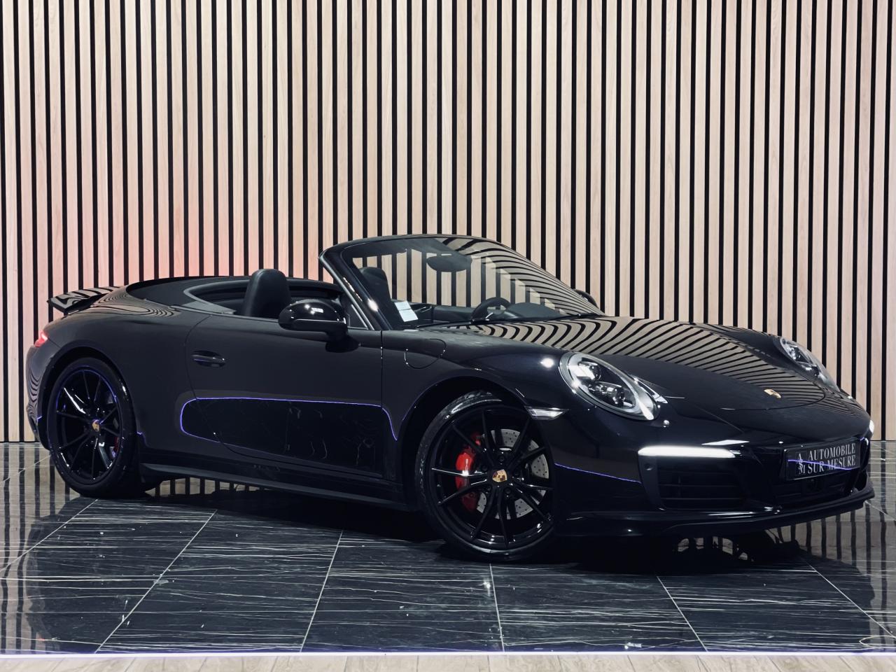 PORSCHE 911