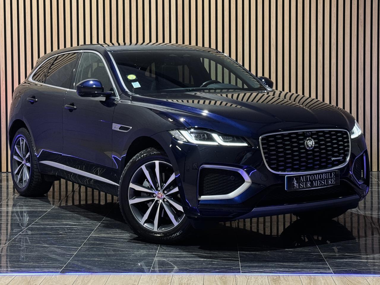 JAGUAR F.PACE JAGUAR 2.0 D200 204CH R-DYNAMIC SE TOIT OUVRANT PANORAMIQUE SIÉGES AVANT CHAUFFANTS FRANÇAIS