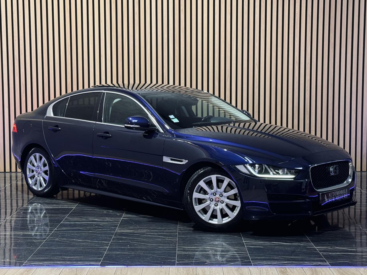 JAGUAR XE 2.0 180 R SPORT BVA TOIT OUVRANT CAMERA R-SPORT BVA8 20D ETAT NEUF
