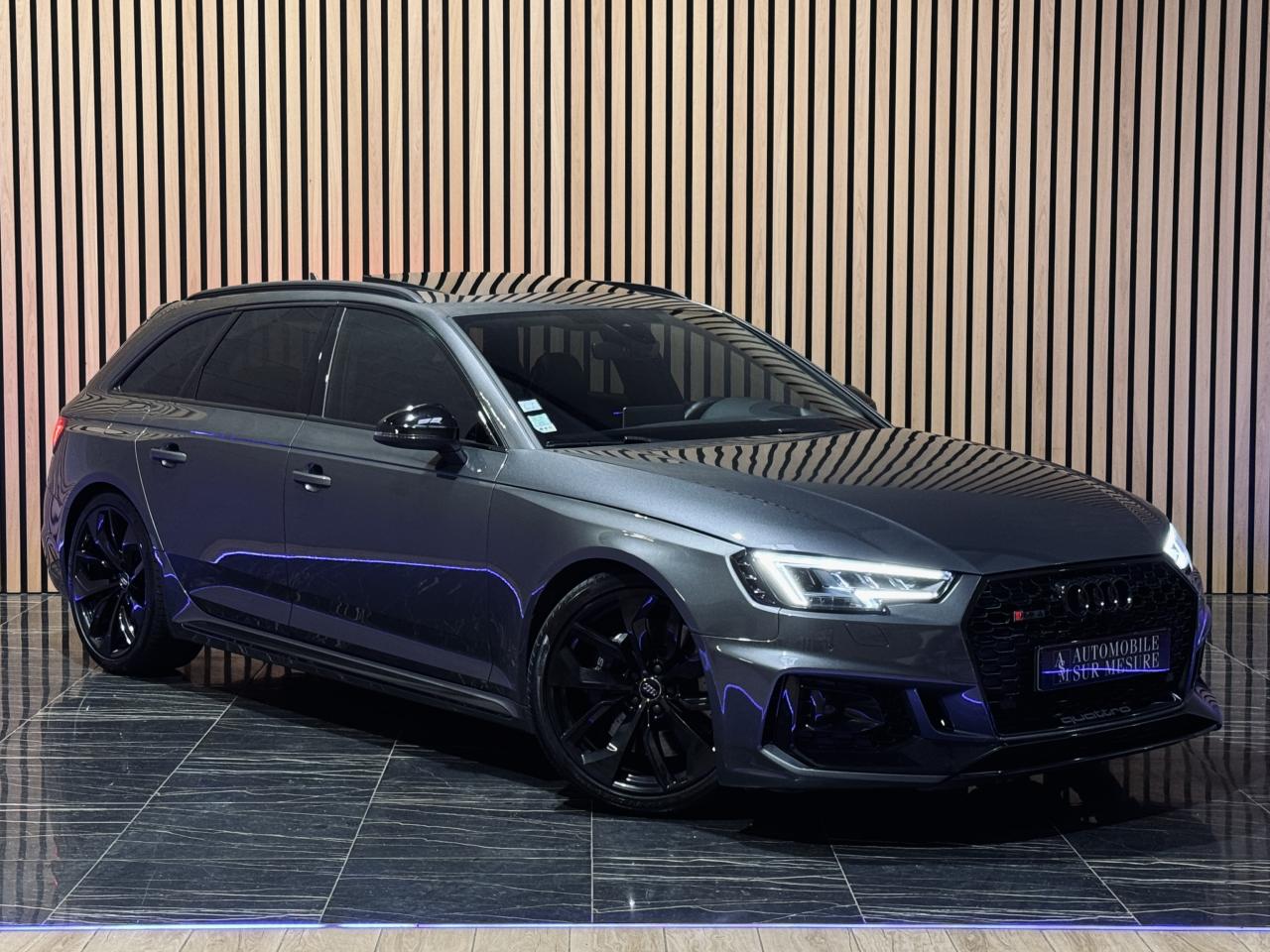 AUDI RS4 AVANT