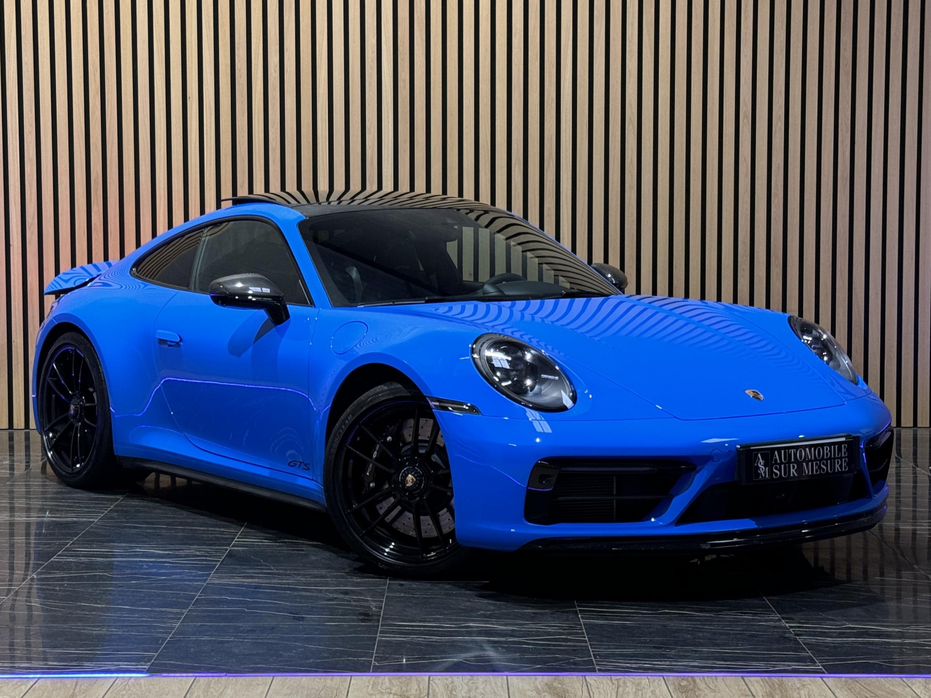 PORSCHE 911