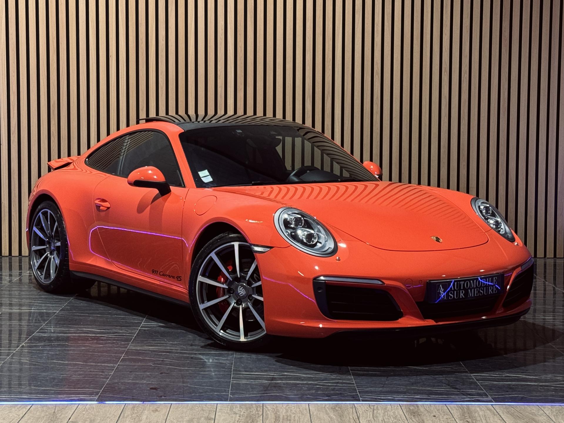 PORSCHE 911