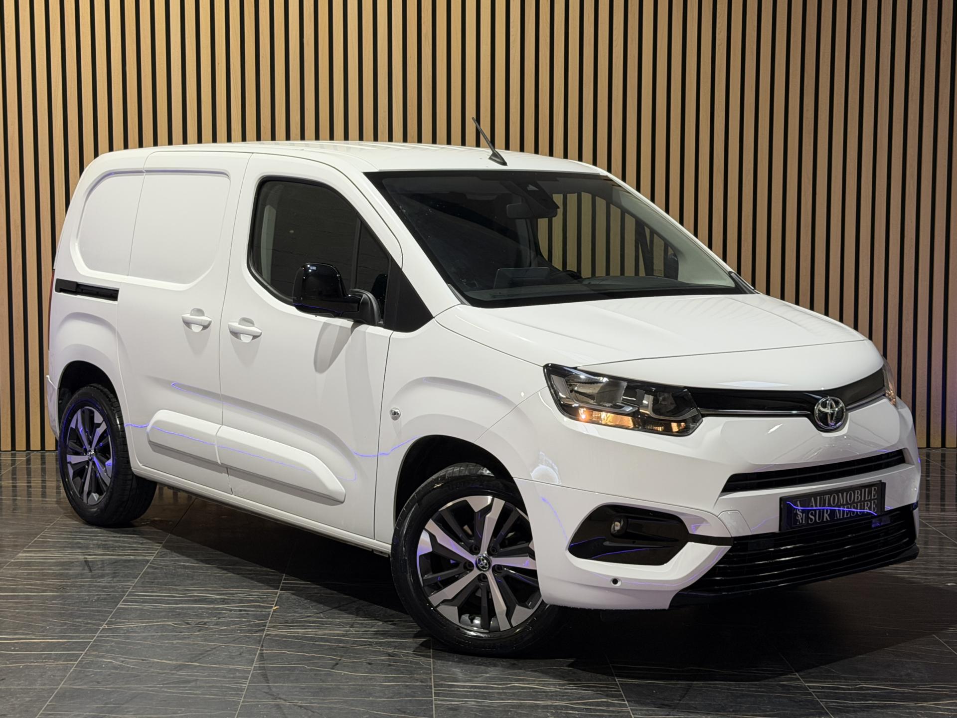 TOYOTA PROACE CITY 1.5 102 Fourgon Medium Dynamic SUIVI COMPLET RIEN A PREVOIR ETAT NEUF
