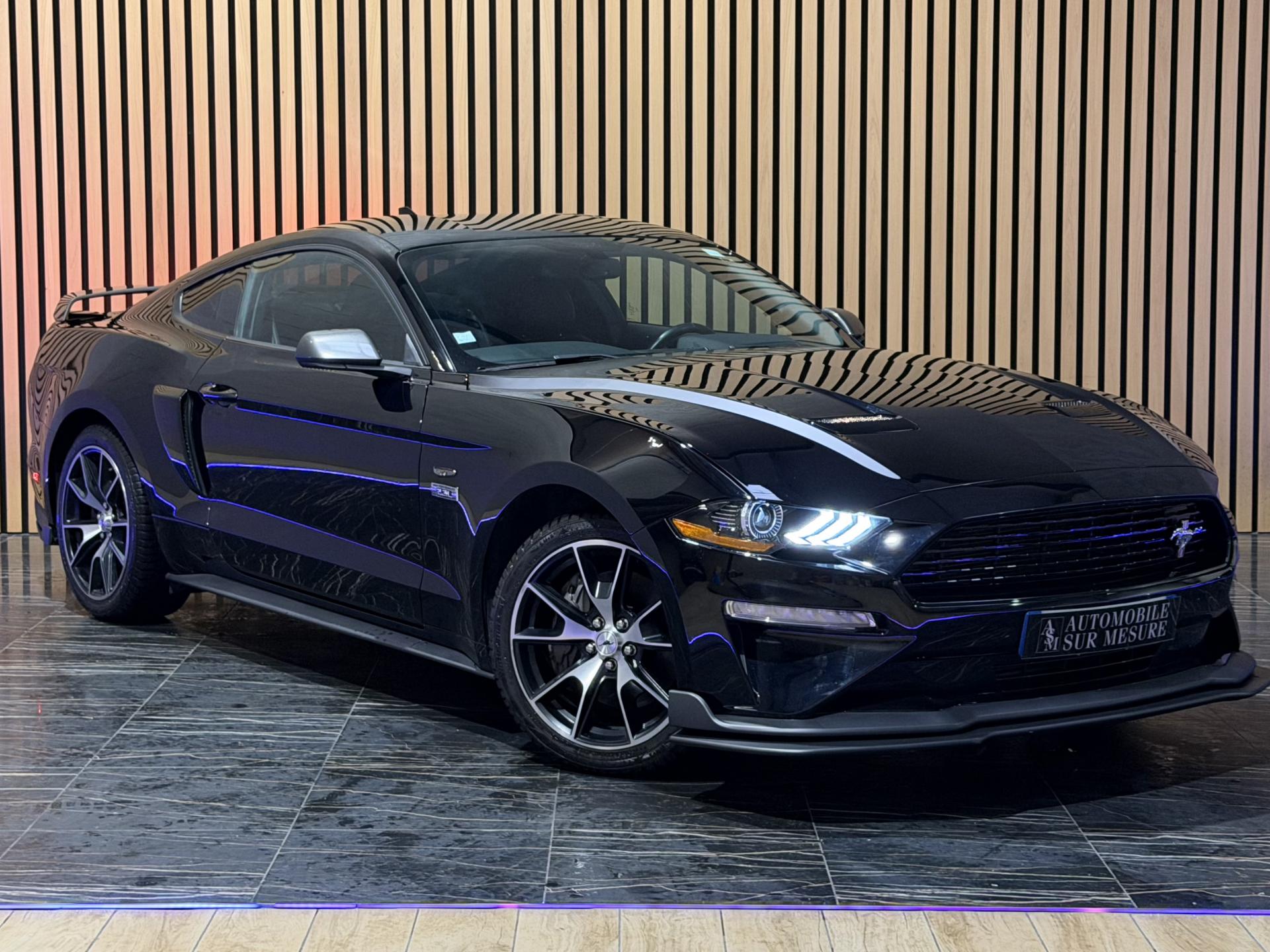 FORD MUSTANG