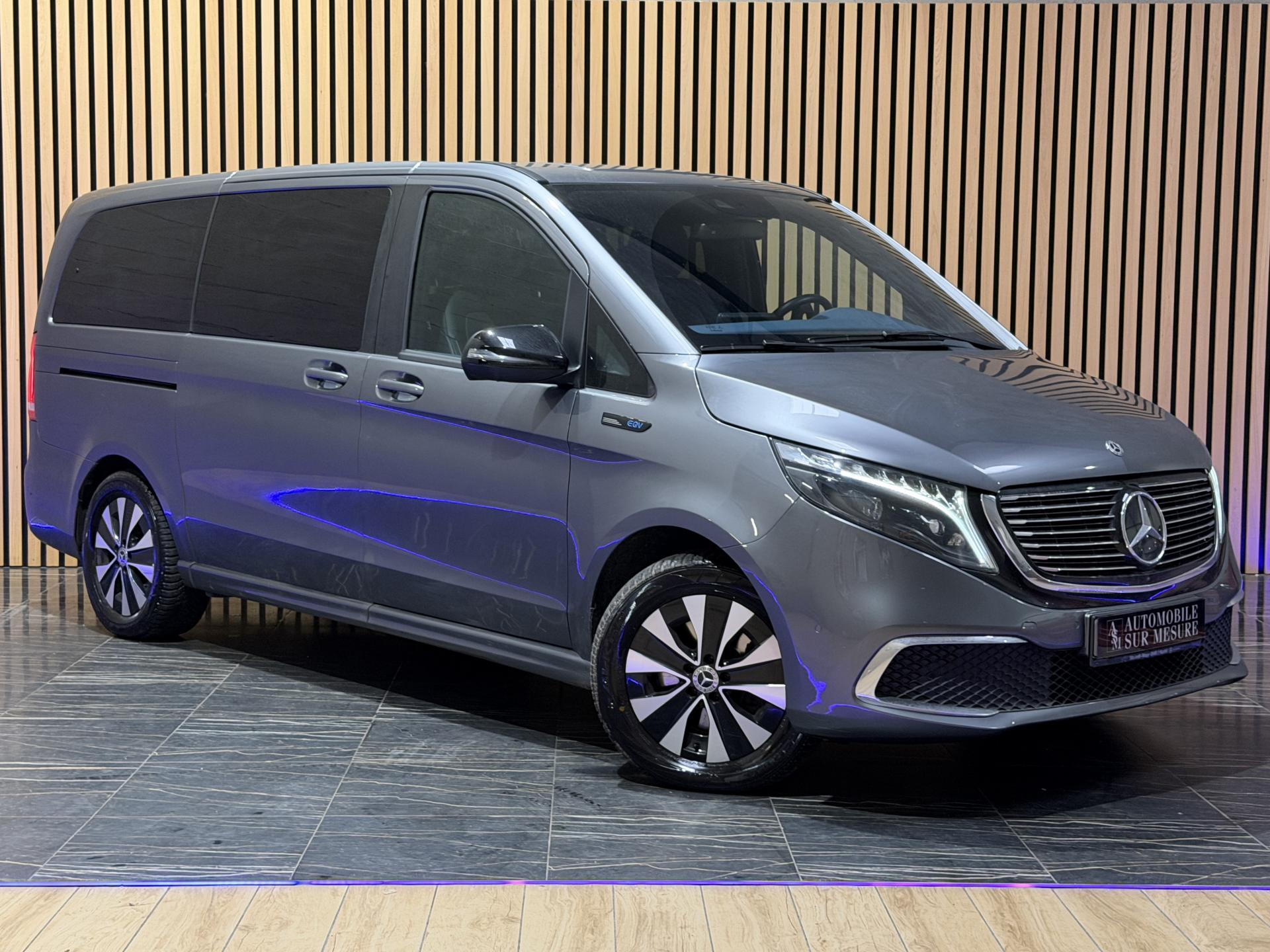 MERCEDES EQV