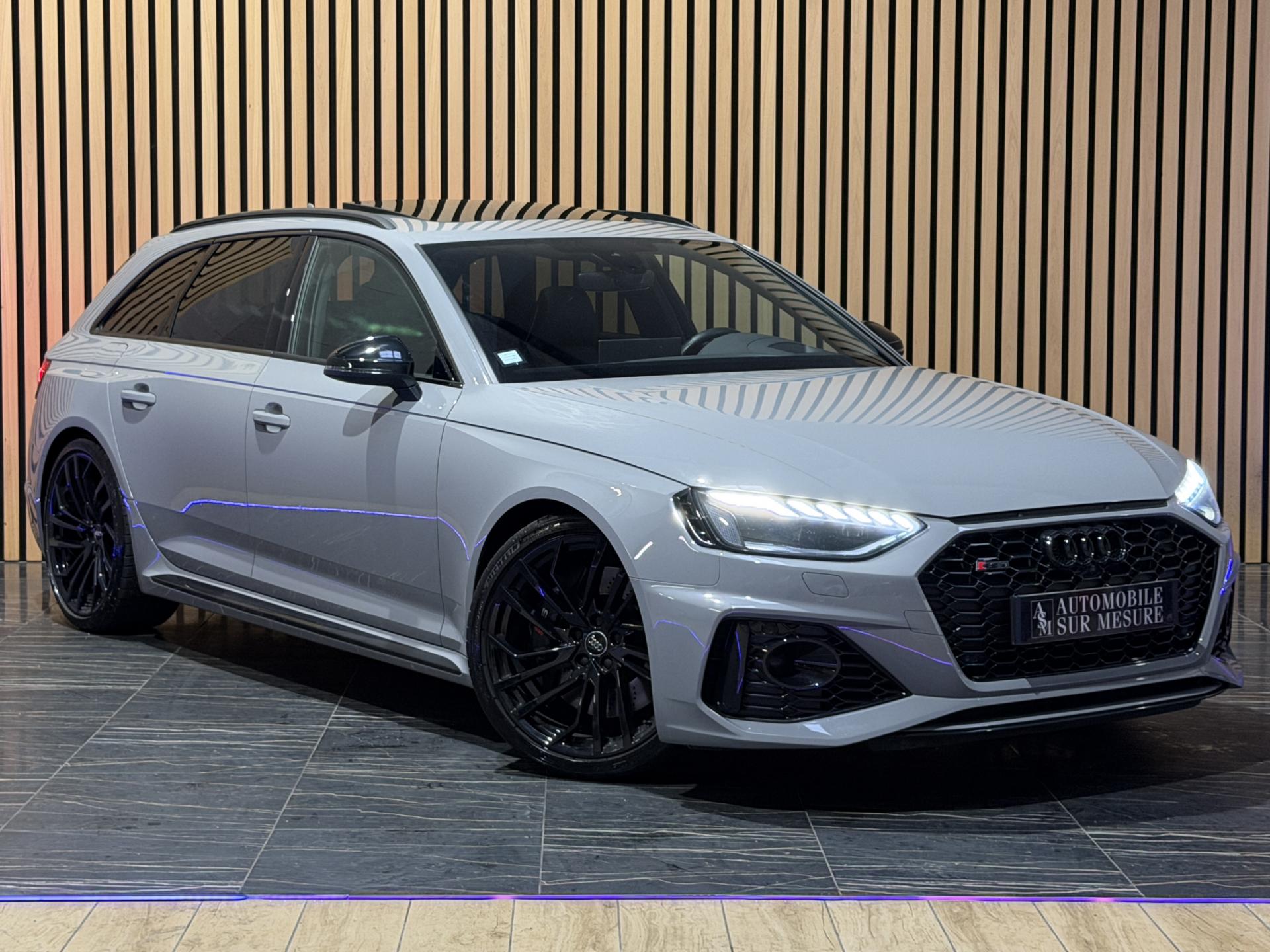AUDI RS4 AVANT