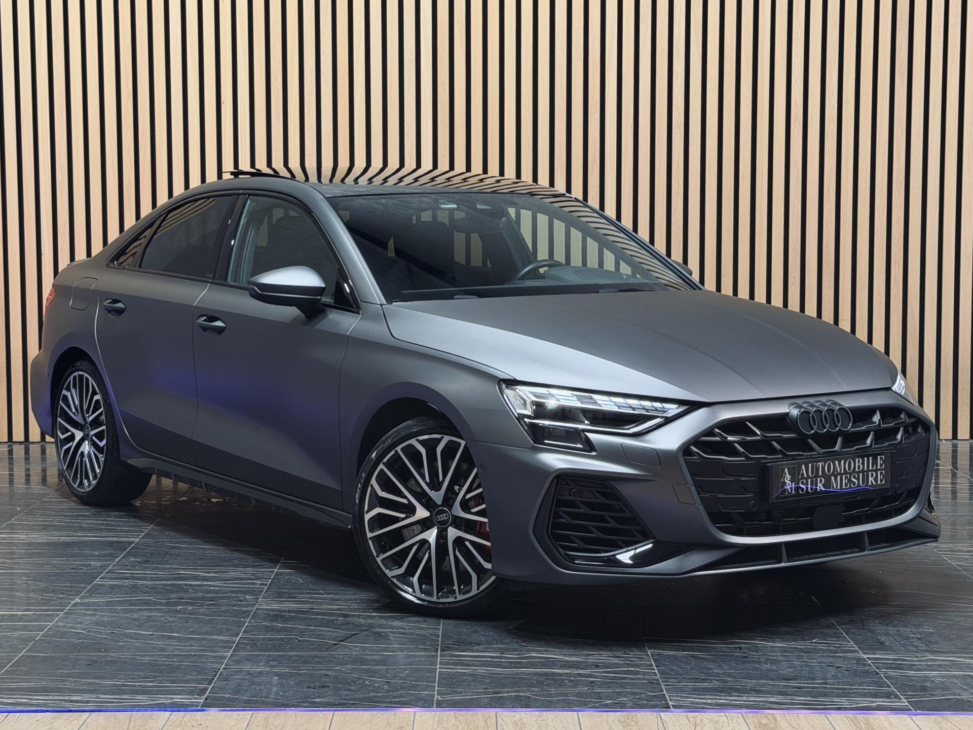 AUDI S3 Berline Quattro 2.0 TFSI 333 S-tronic 7 8Y AKRAPOVIC TOIT OUVRANT IMMAT FRANCE PAS DE MALUS