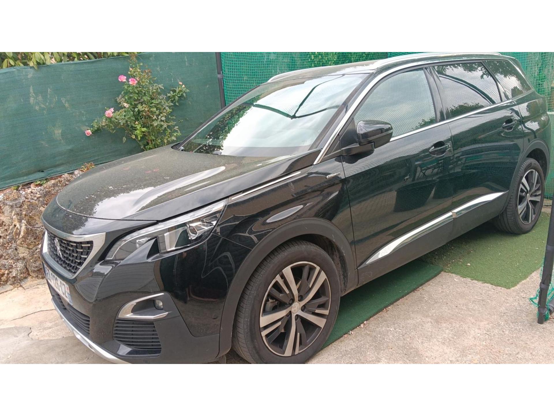 PEUGEOT 5008