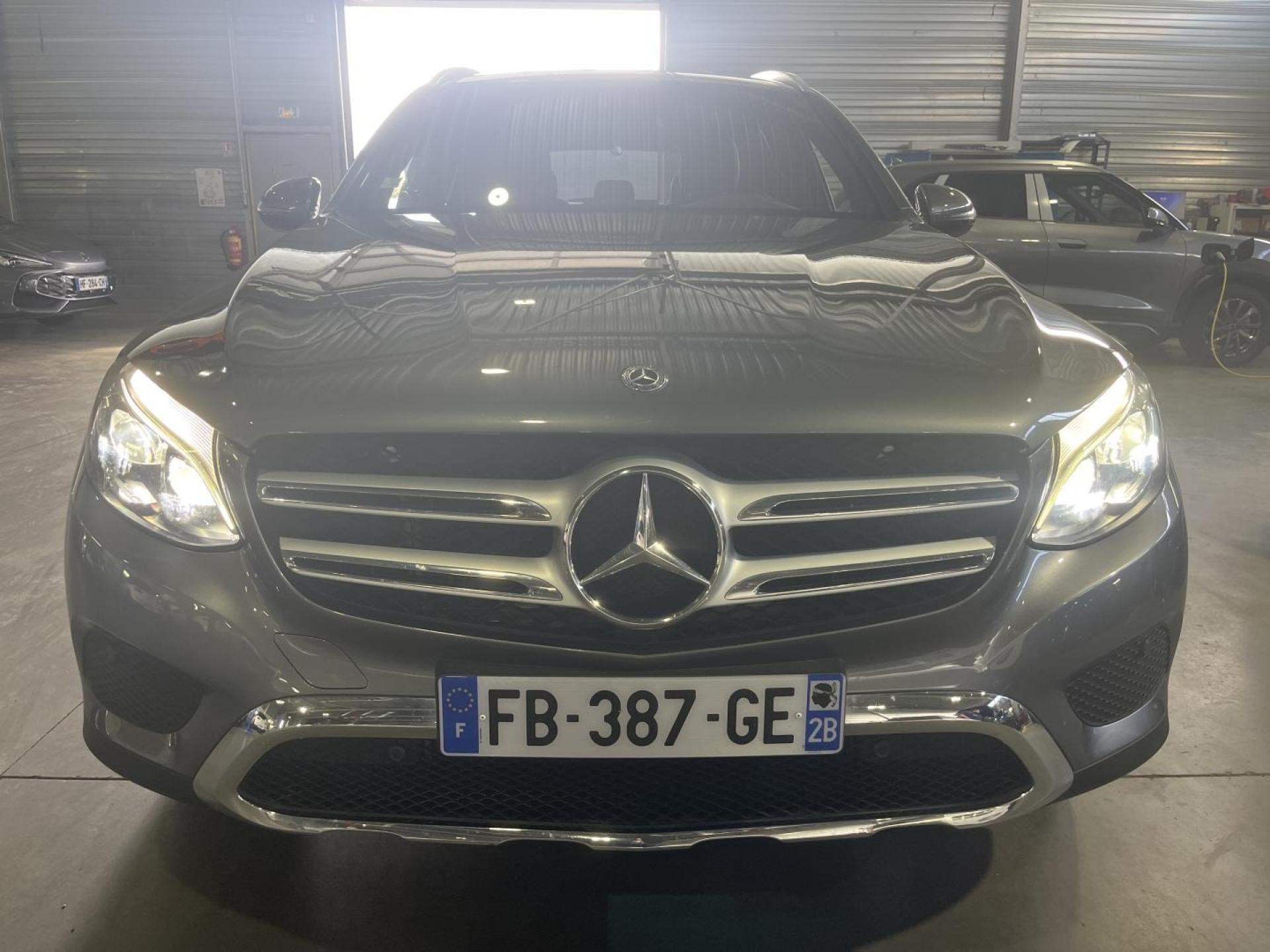MERCEDES GLC