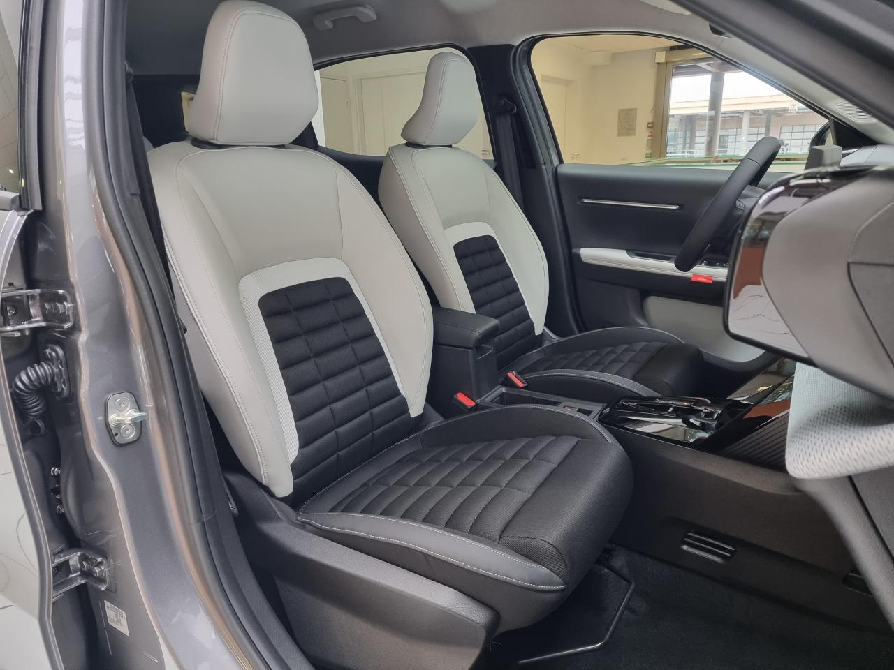 Thumbnail 10