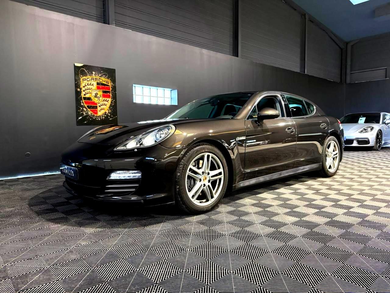 PORSCHE PANAMERA