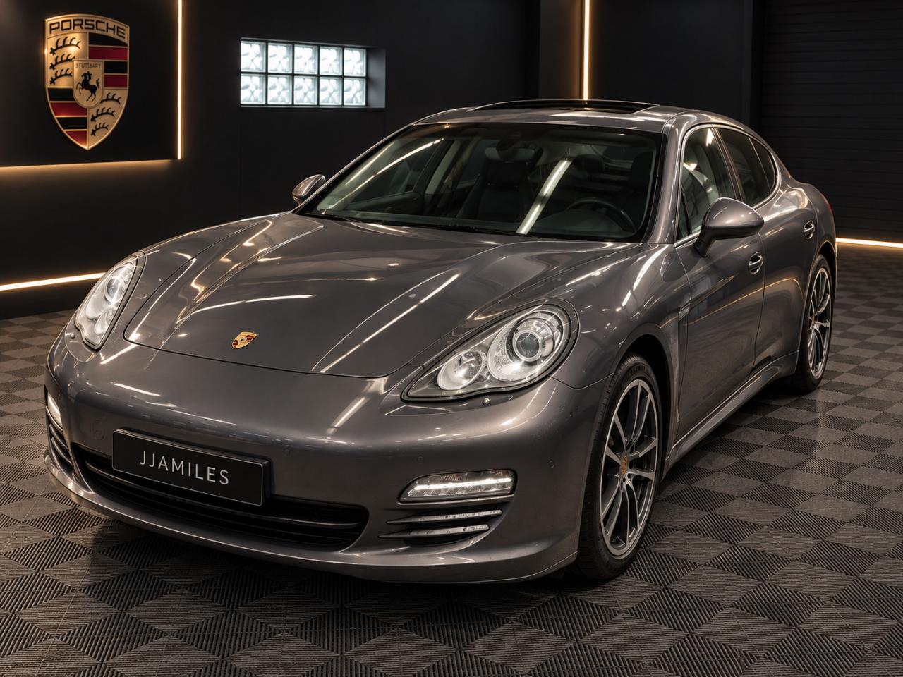 PORSCHE PANAMERA