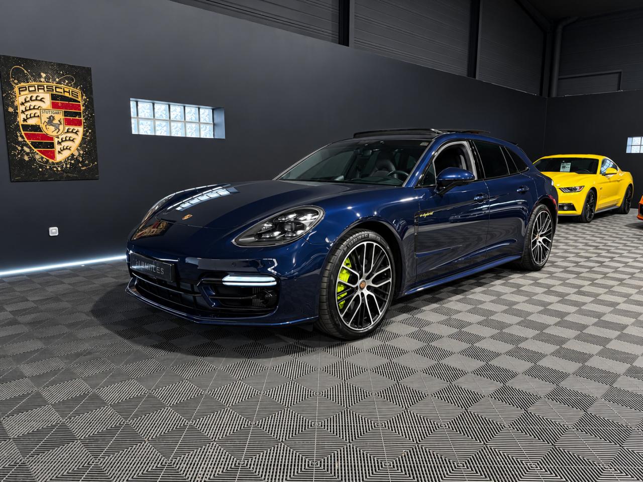 PORSCHE PANAMERA