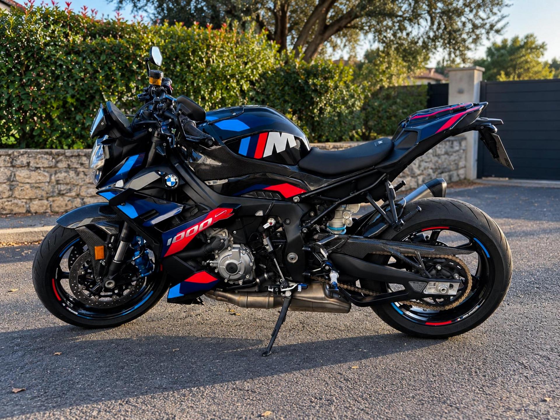 BMW M1000 R
