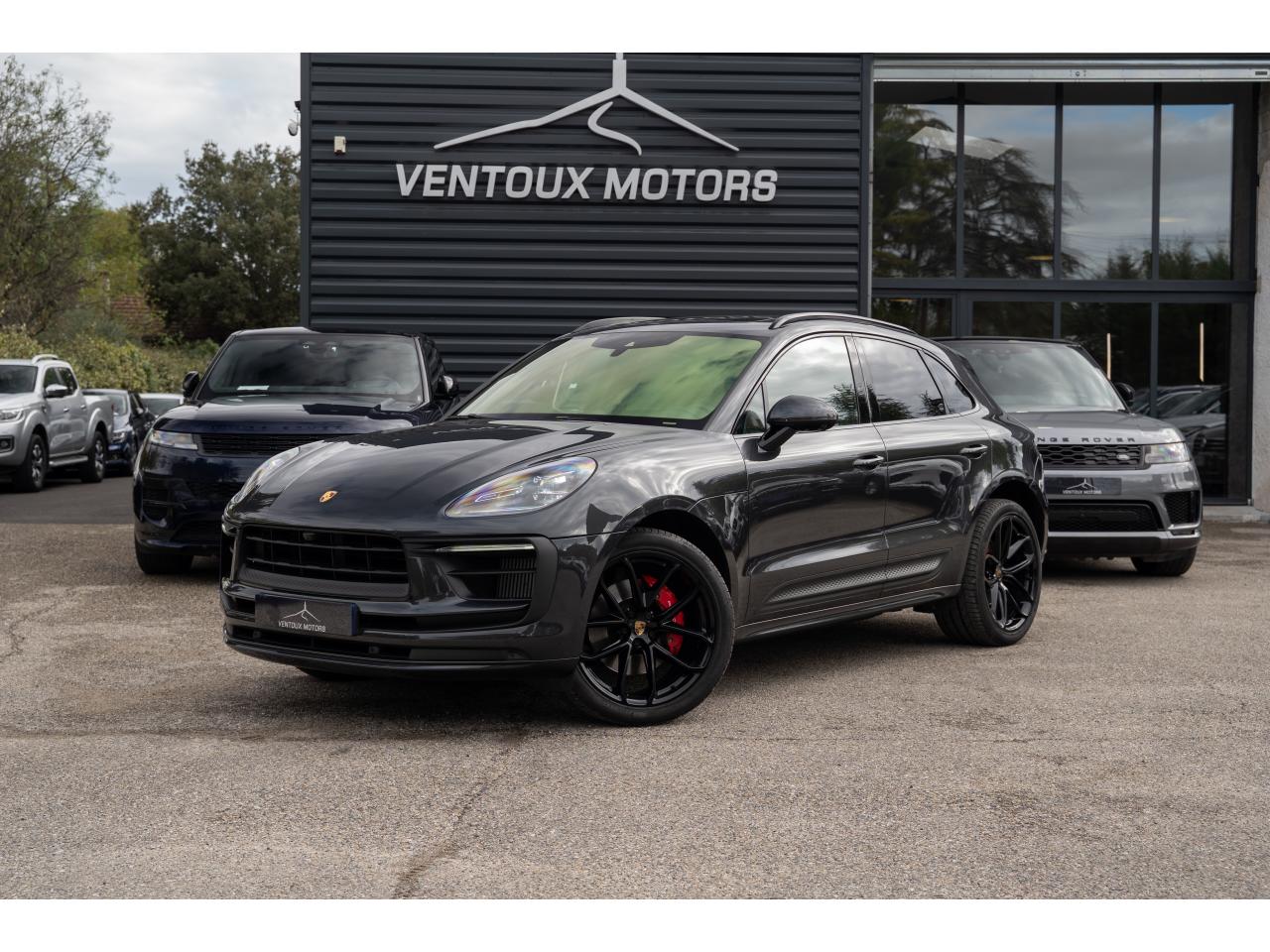PORSCHE MACAN