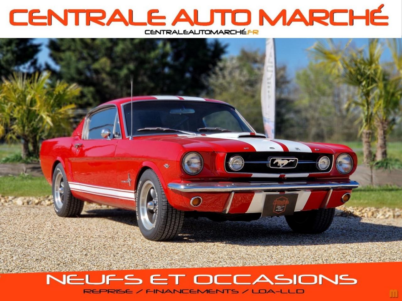 FORD MUSTANG FASTBACK 289 CI V8 1965 ROUGE BANDES BLANCHES