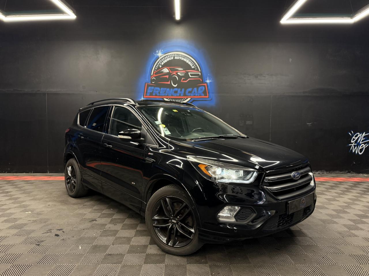 FORD KUGA II 2.0 TDCi 180 CH / AWD 4x4 / BOITE AUTOMATIQUE Powershift 180 CH / ST-Line / TOIT OUVRANT PANORAM