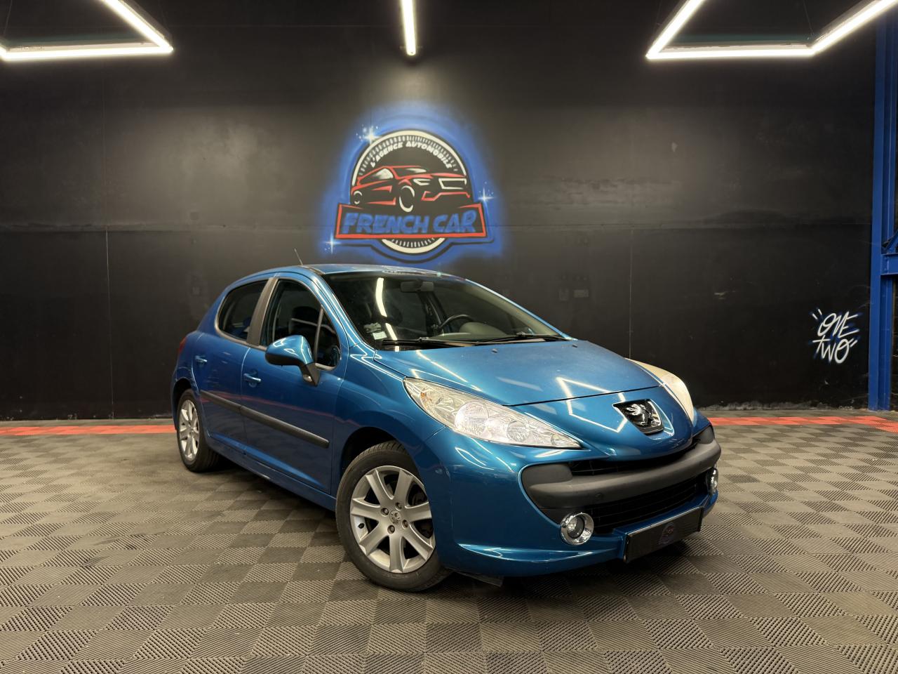 PEUGEOT 207 1.6 HDi 90 CH / CLIMATISATION / Premium
