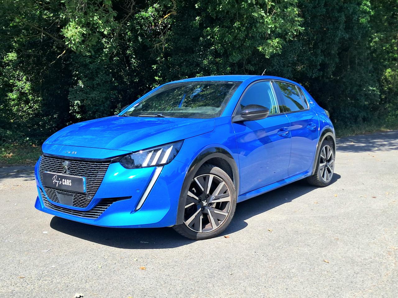 PEUGEOT 208 GT Line - CARPLAY - CROCHET D\'ATTELAGE - I-COCKPIT - CHARGEUR INDUCTION