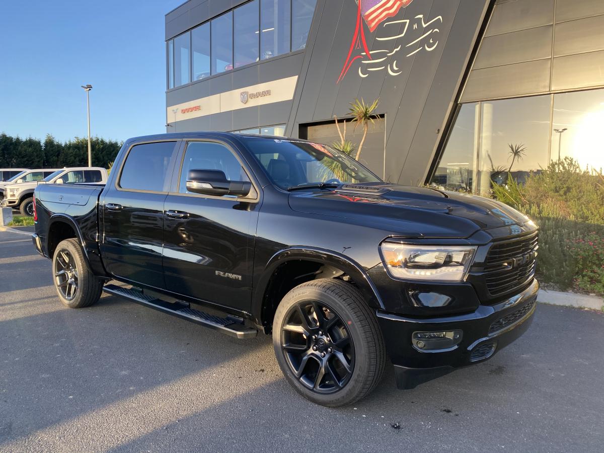 DODGE RAM 1500 CREW LARAMIE SPORT NIGHT EDITION BOX 2020