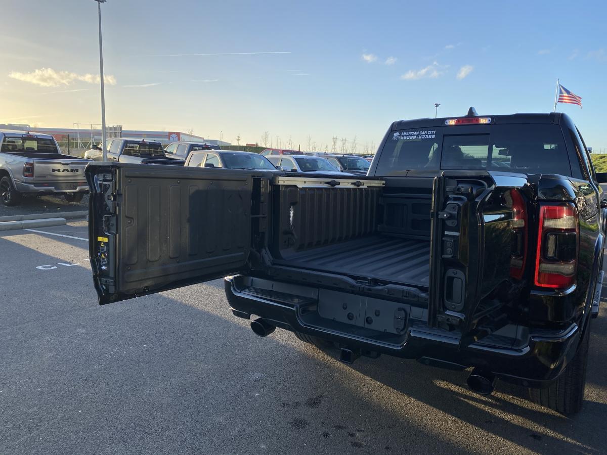 DODGE RAM 1500 CREW LARAMIE SPORT NIGHT EDITION BOX 2020