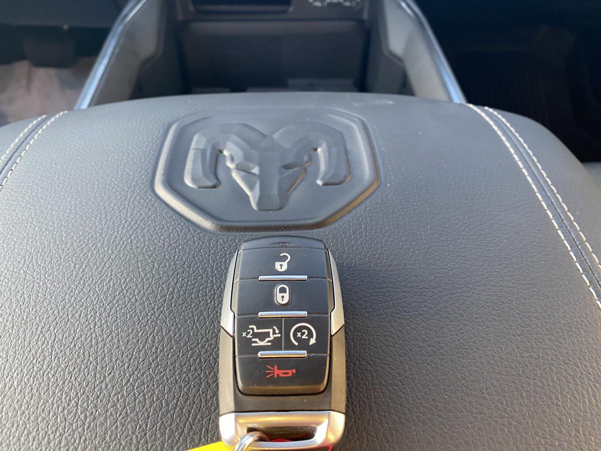 DODGE RAM 1500 CREW LARAMIE SPORT NIGHT EDITION BOX 2020