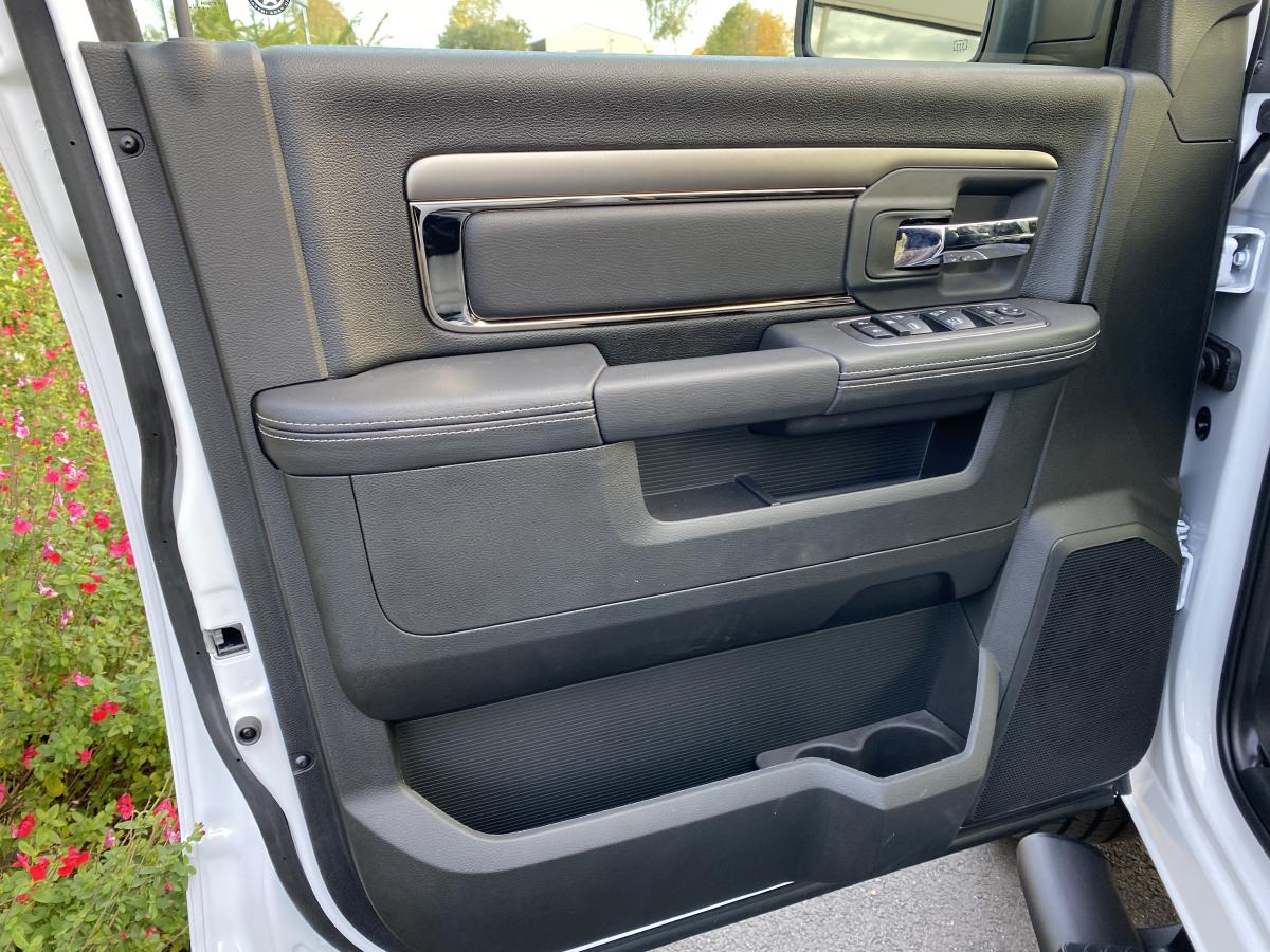 DODGE RAM CREW SPORT CLASSIC BLACK PACKAGE 2020