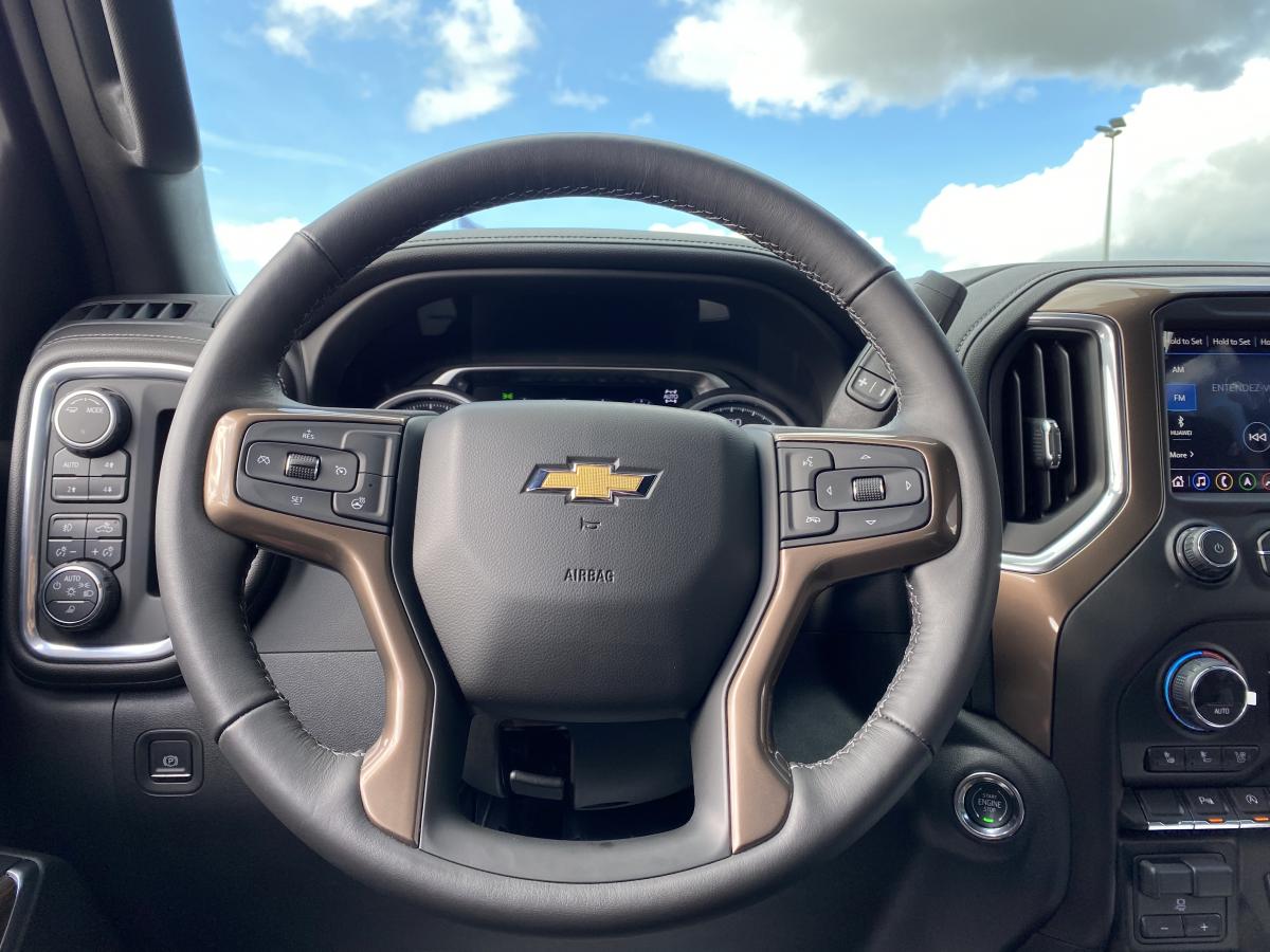 CHEVROLET SILVERADO Crewcab high country V8 6.2l 4WD