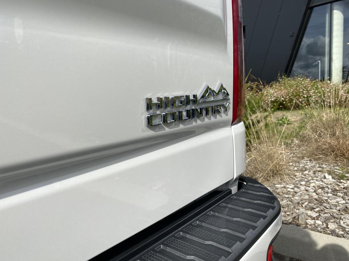 CHEVROLET SILVERADO Crewcab high country V8 6.2l 4WD
