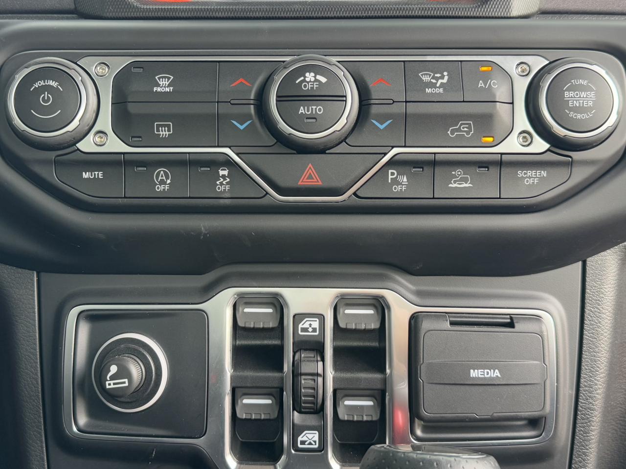 JEEP GLADIATOR Crew cab MOJAVE V6 3.6L Pentastar VVT