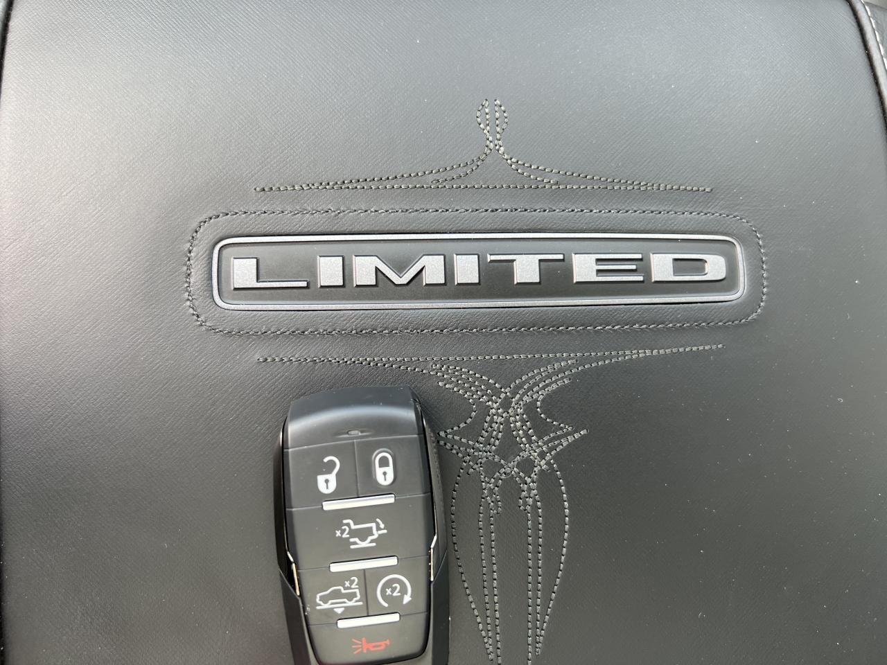 DODGE RAM 1500 CREW LIMITED NIGHT EDITION