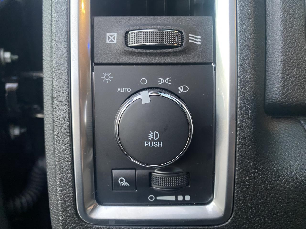 DODGE RAM CREW SLT CLASSIC BLACK PACKAGE