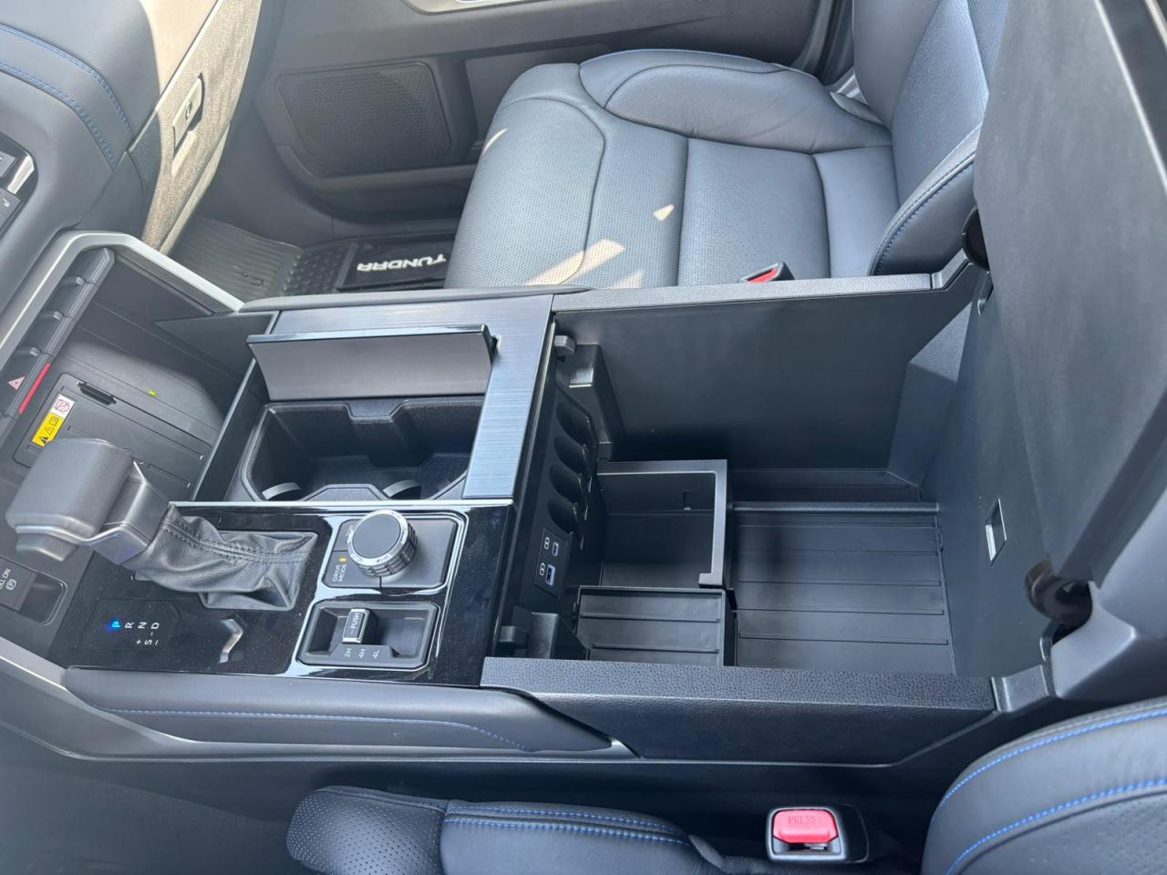 TOYOTA TUNDRA Crewmax PLATINUM