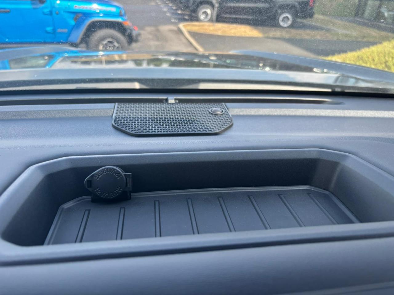 TOYOTA TUNDRA Crewmax PLATINUM