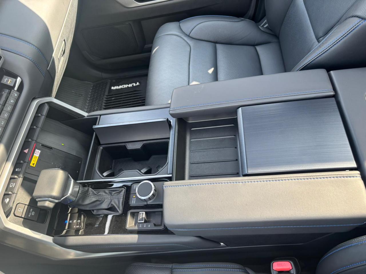 TOYOTA TUNDRA Crewmax PLATINUM