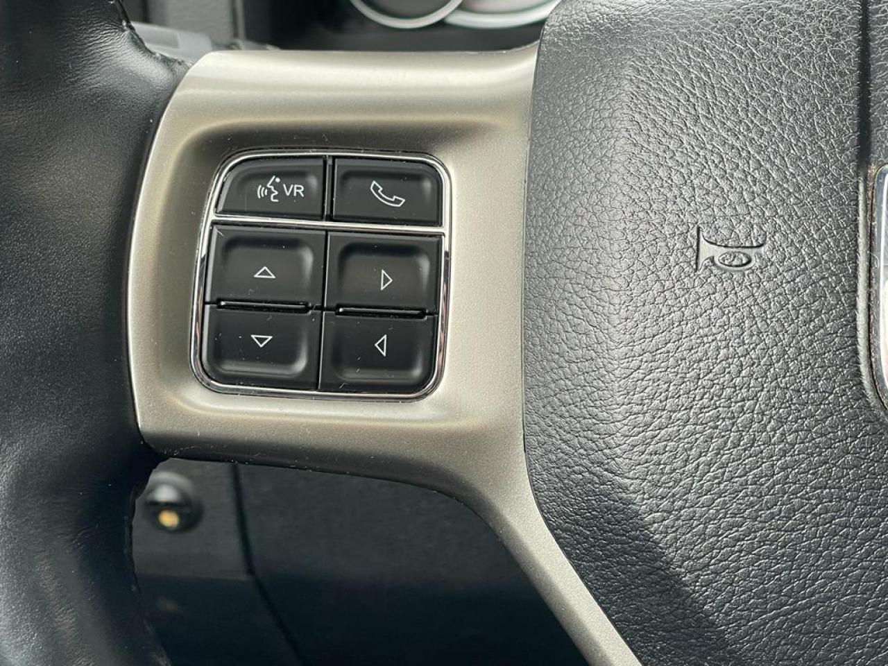 DODGE RAM 1500 crew Laramie ECODIESEL V6 3.0L