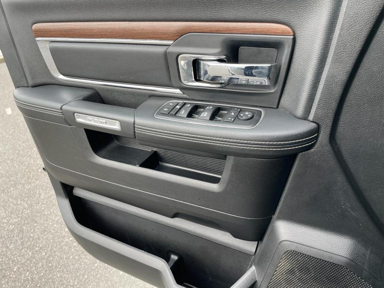 DODGE RAM 1500 crew Laramie ECODIESEL V6 3.0L