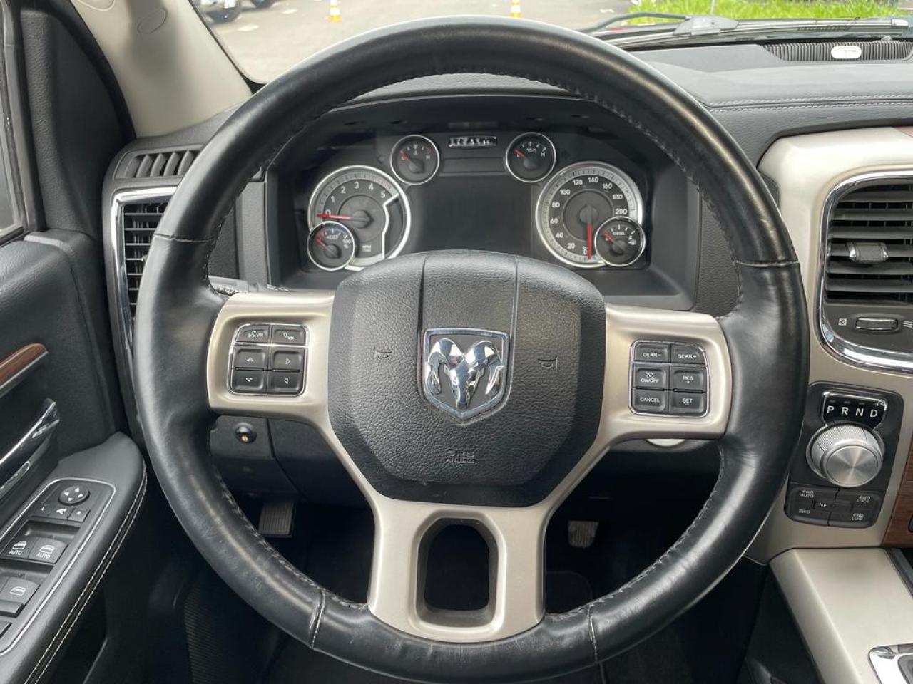 DODGE RAM 1500 crew Laramie ECODIESEL V6 3.0L