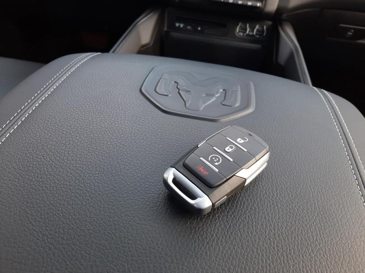 DODGE RAM 1500 CREW SPORT - VENTE A MARCHAND