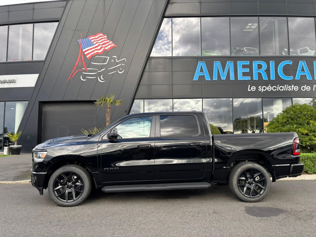 DODGE RAM 1500 CREW LARAMIE SPORT NIGHT EDITION