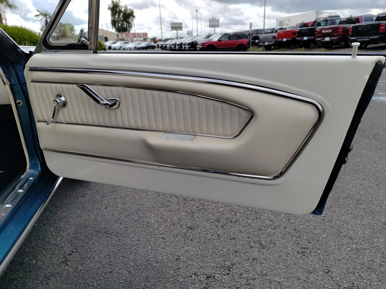 FORD MUSTANG CABRIOLET 260 CODE F