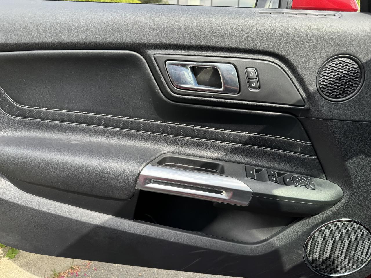 FORD MUSTANG GT CABRIOLET V8 5.0L