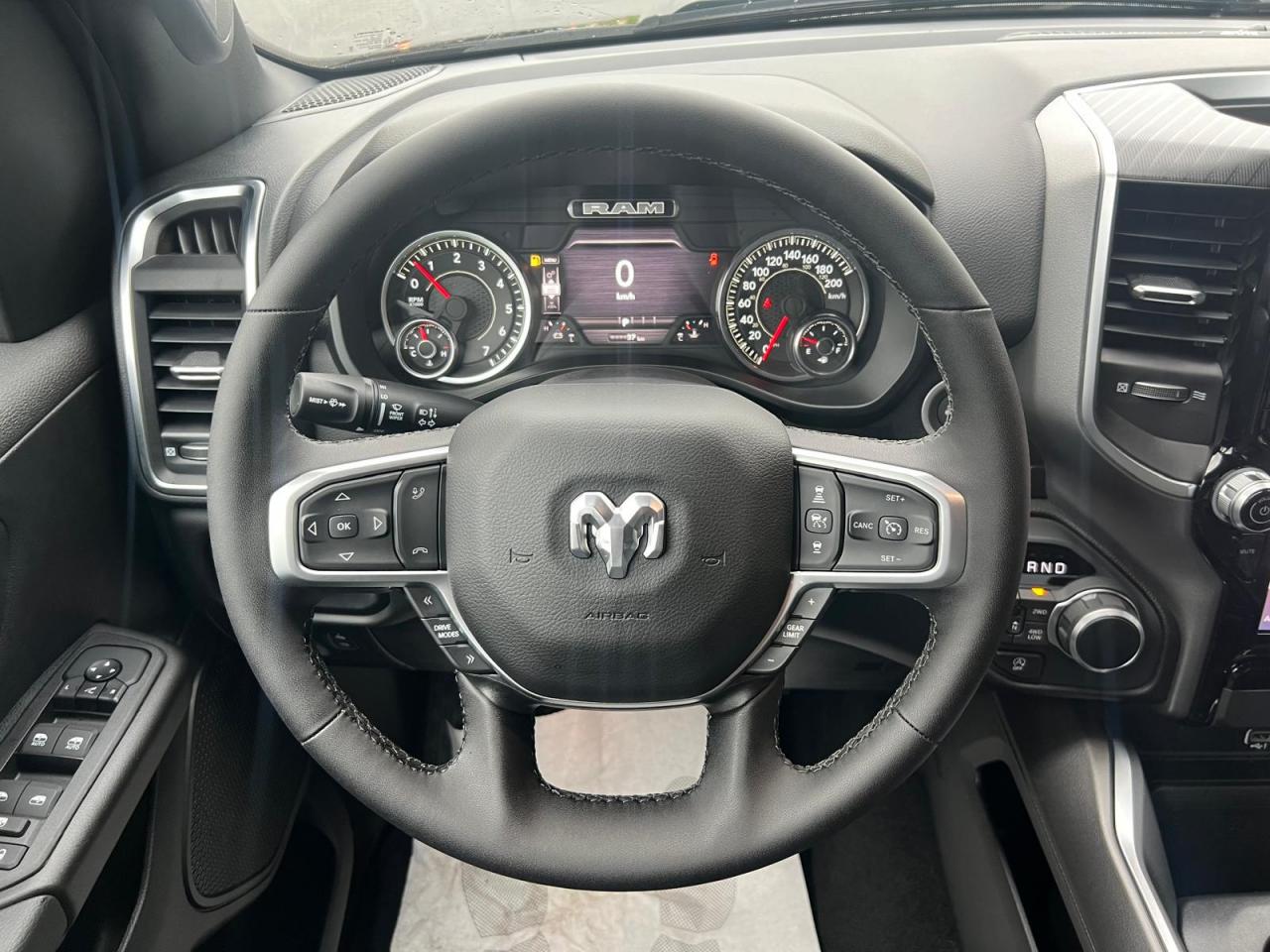 DODGE RAM 1500 CREW CAB BIGHORN NIGHT EDITION 2025