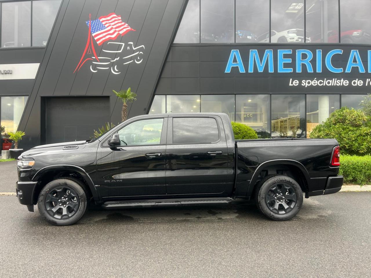 DODGE RAM 1500 CREW CAB BIGHORN NIGHT EDITION 2025