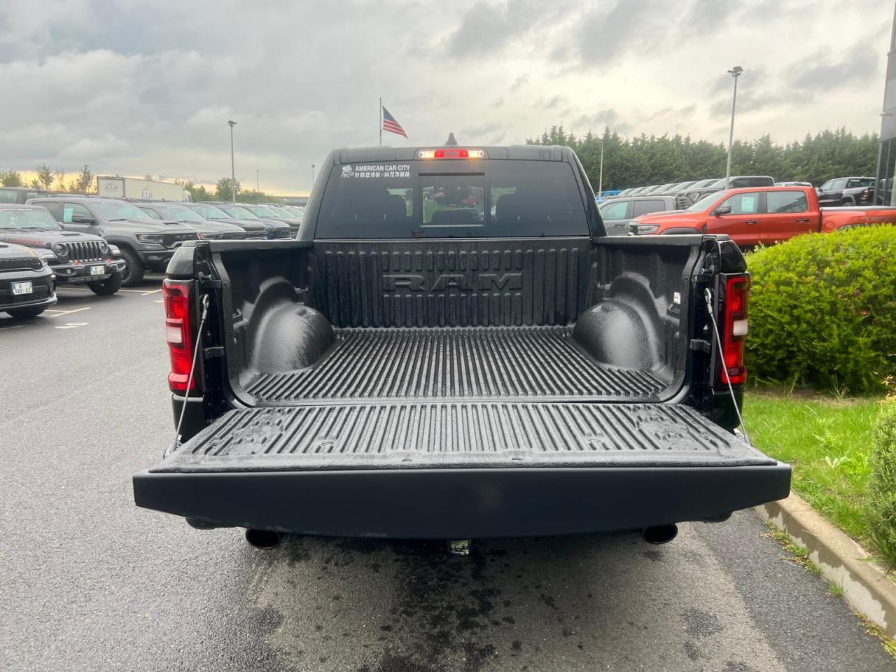 DODGE RAM 1500 CREW CAB BIGHORN NIGHT EDITION 2025