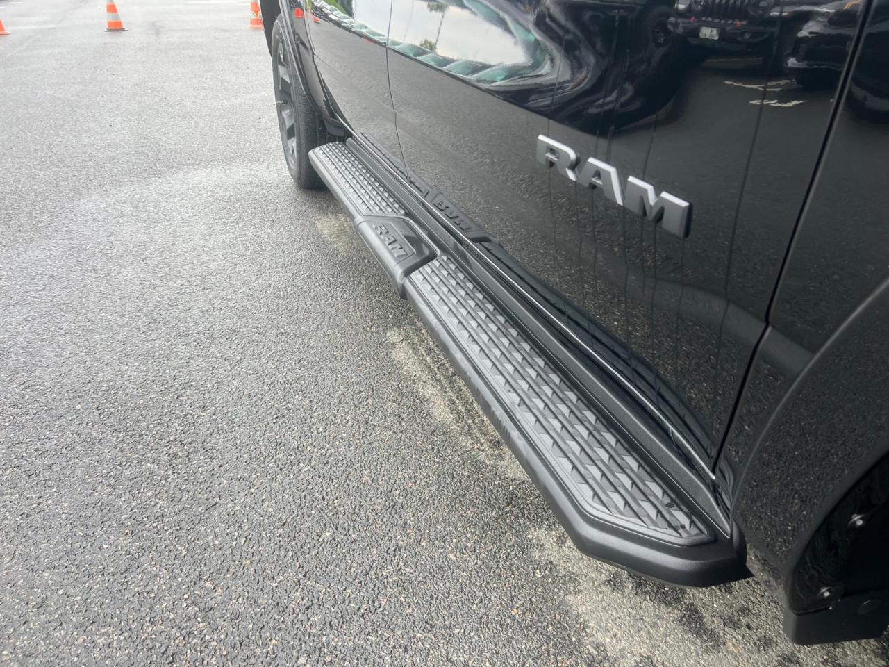 DODGE RAM 1500 CREW CAB BIGHORN NIGHT EDITION 2025