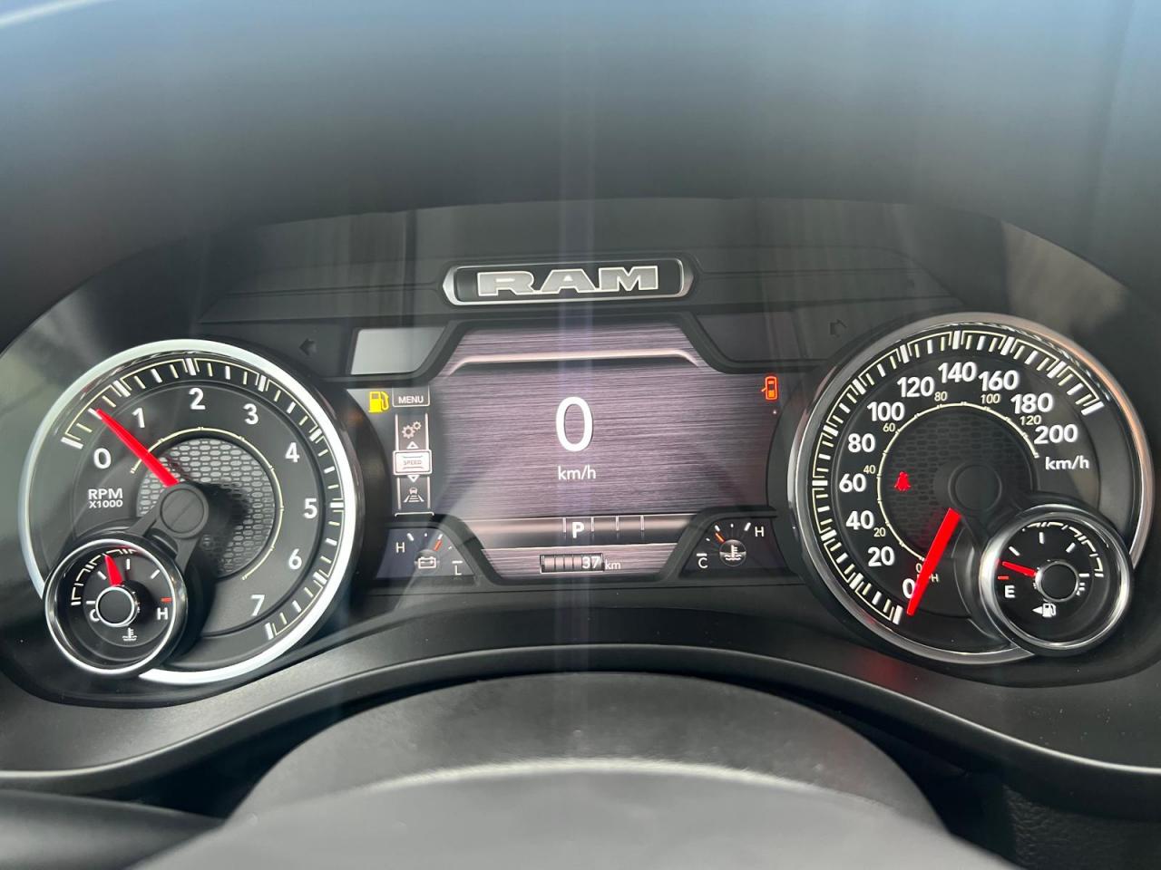 DODGE RAM 1500 CREW CAB BIGHORN NIGHT EDITION 2025